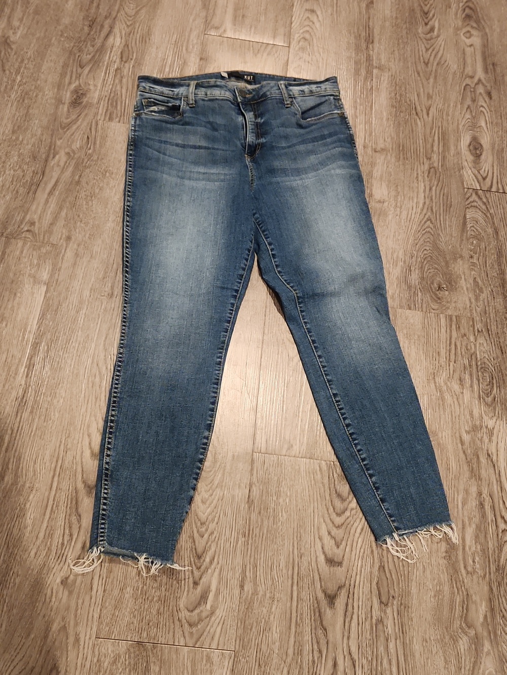 Kut from the Kloth Women's High-Rise Skinny Jeans in Blue Wash Size 12